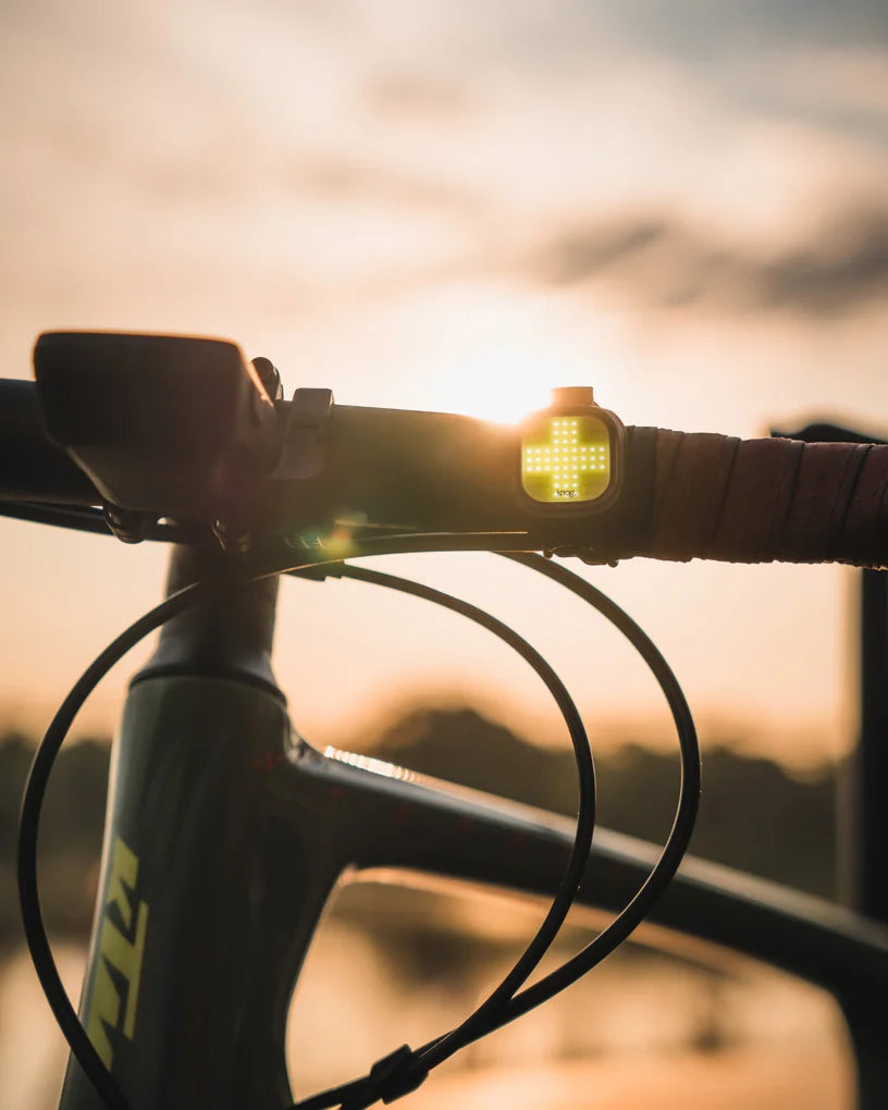 Éclairage avant pour vélo Blinder Mini Cross - Knog