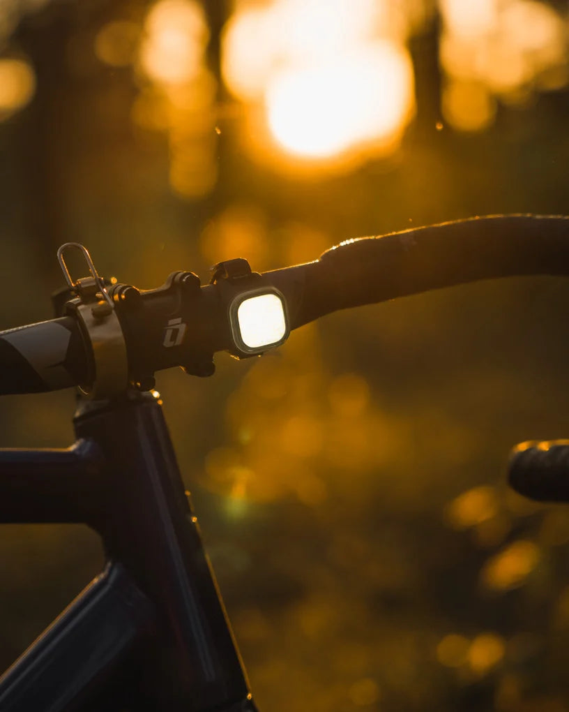 Éclairage avant pour vélo Blinder Mini Cross - Knog