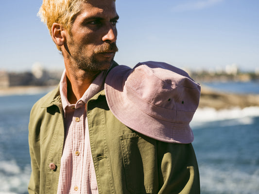 Bob bask in The Sun - Sergi